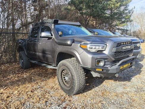 Used 2022 Toyota Tacoma SR5 image 3