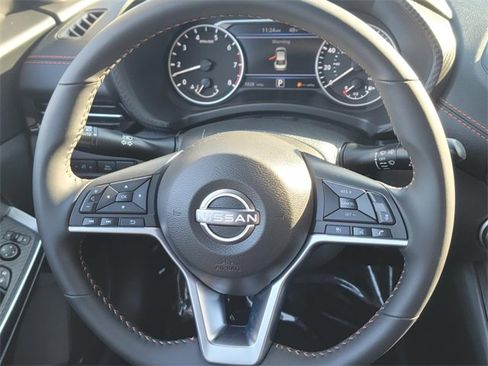 Used 2025 Nissan Sentra SR image 14