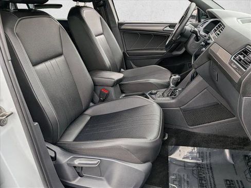 Used 2022 Volkswagen Tiguan SE R-Line image 23