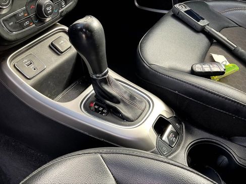 Used 2019 Jeep Compass Latitude w/ Popular Equipment Group image 15