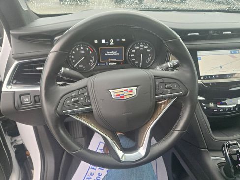 Used 2023 Cadillac XT6 Premium Luxury w/ Platinum Package AWD/4WD image 12