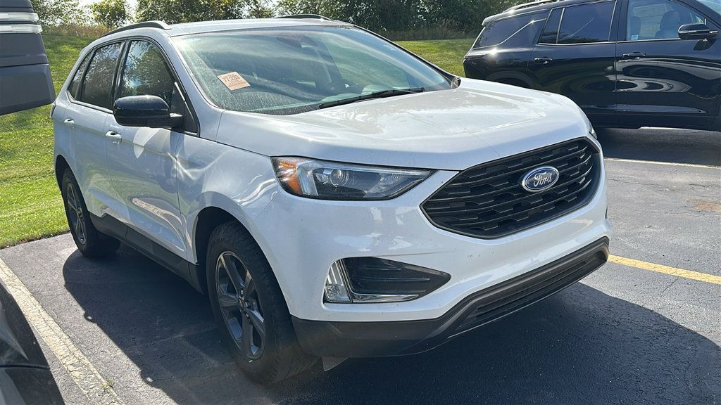 Used 2024 Ford Edge SEL w/ Sport Appearance Package AWD/4WD image 2