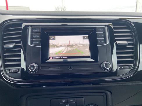 Used 2019 Volkswagen Beetle 2.0T SE image 26