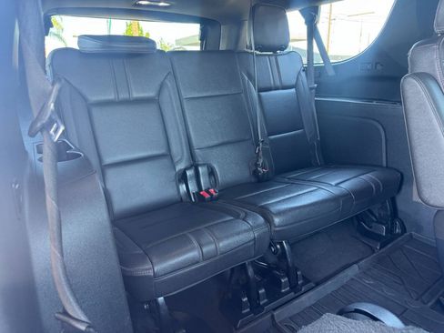 Used 2022 Chevrolet Suburban RST w/ Luxury Package AWD/4WD image 14