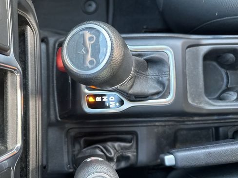 Certified 2019 Jeep Wrangler Sport image 19