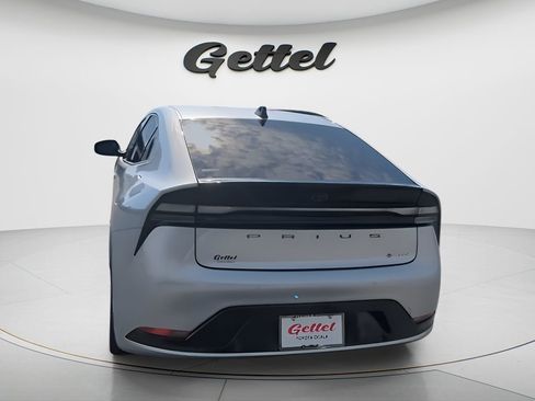 New 2026 Toyota Prius Plug-In Hybrid FWD image 7