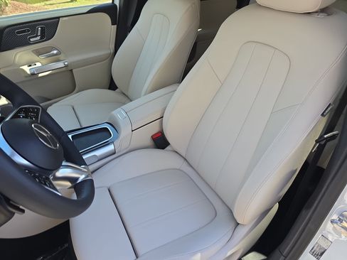 New 2026 Mercedes-Benz GLB 250 4MATIC image 15