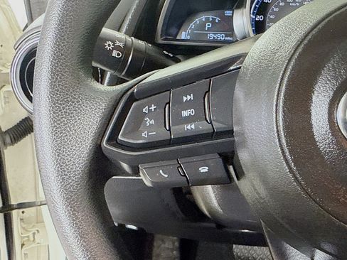 Used 2019 Toyota Yaris L image 14