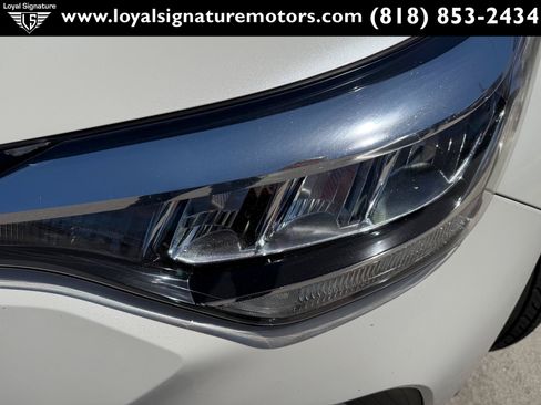 Used 2021 Toyota C-HR XLE FWD image 35