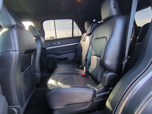 Used 2018 Ford Explorer XLT w/ Equipment Group 202A image 31