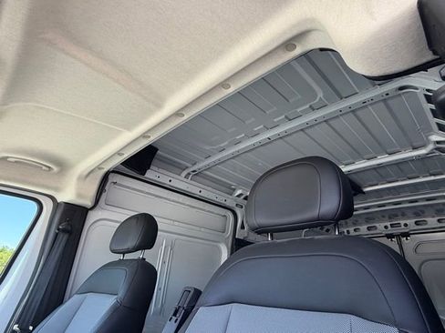 Used 2025 RAM ProMaster 2500 w/ Convenience Group FWD image 11
