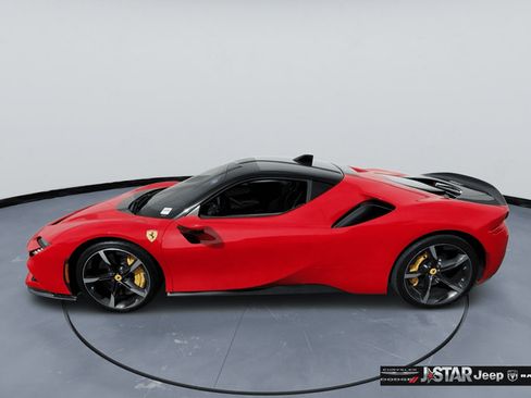 Used 2022 Ferrari SF90 Stradale AWD/4WD image 8
