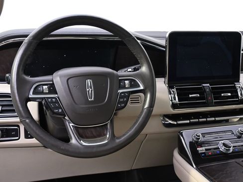 Used 2020 Lincoln Navigator Reserve w/ Luxury Package AWD/4WD image 9