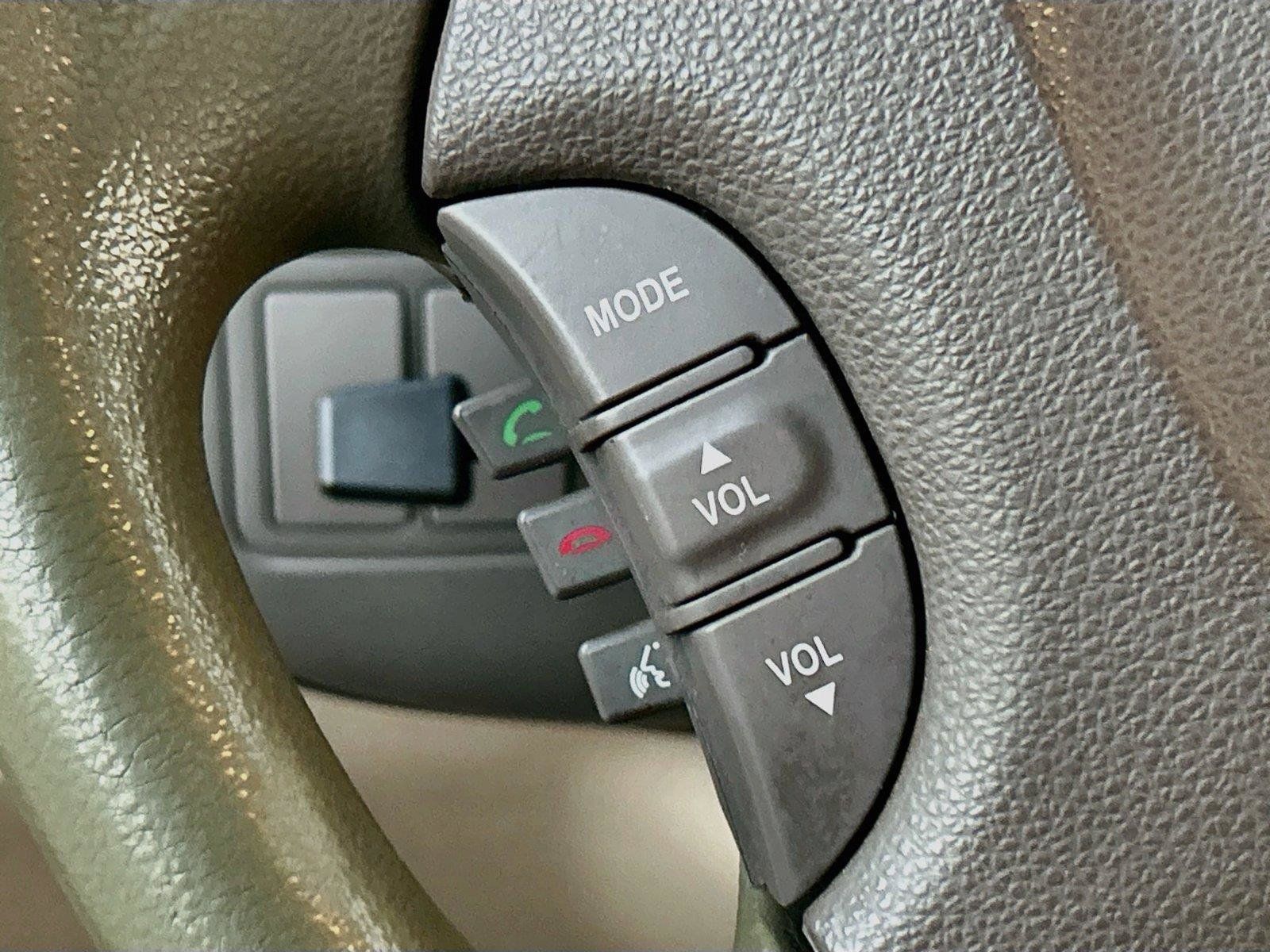 Used 2012 Kia Sedona LX FWD image 31