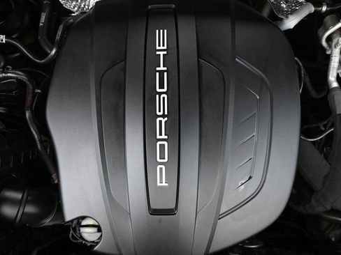 Used 2019 Porsche Macan AWD/4WD image 28