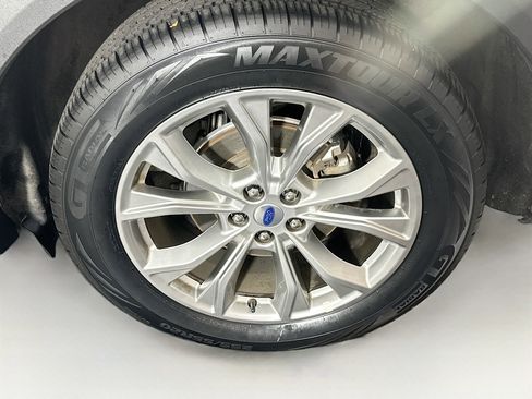 Used 2024 Ford Explorer Limited image 11