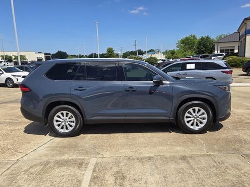 Used 2024 Toyota Grand Highlander XLE image 13