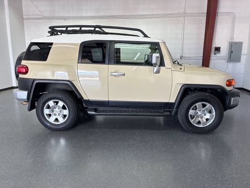 Used 2008 Toyota FJ Cruiser 4WD image 3