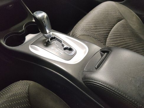 Used 2019 Dodge Journey SE w/ Premium Group image 26