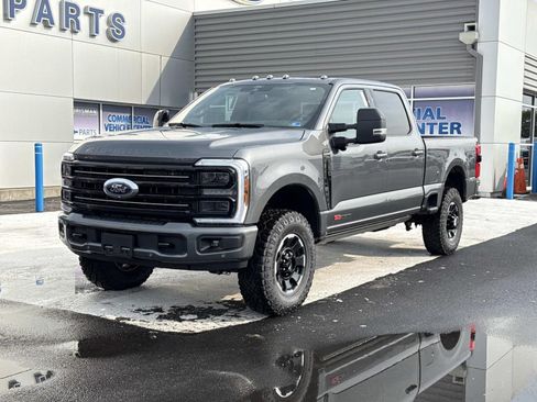 New 2026 Ford F350 Platinum w/ Tremor Off-Road Package AWD/4WD image 7