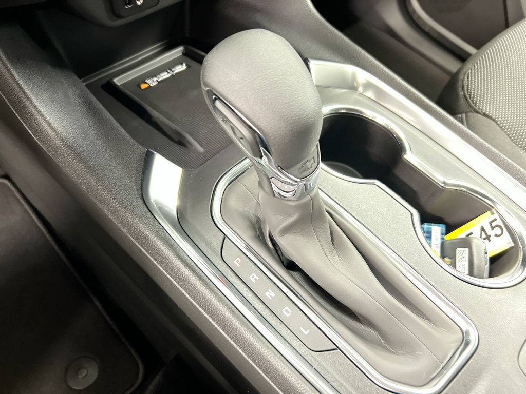 Used 2023 Chevrolet Traverse LT FWD image 16