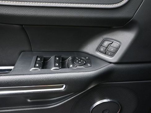 Used 2022 Ford Expedition XLT image 14