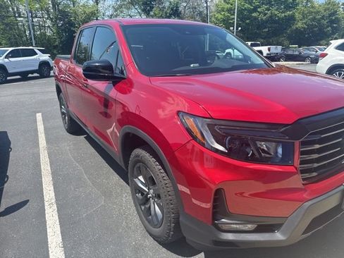 Used 2021 Honda Ridgeline Sport image 2