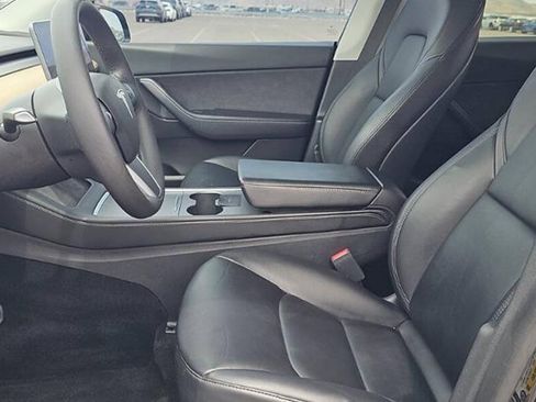 Used 2022 Tesla Model Y Long Range AWD/4WD image 6