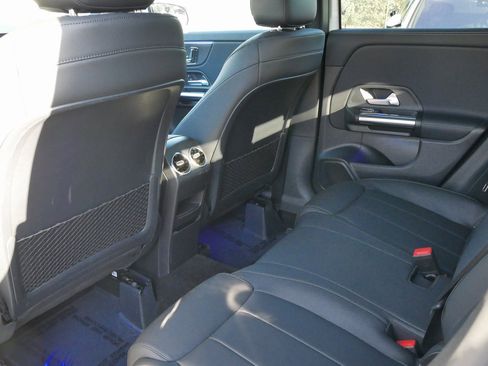 Used 2021 Mercedes-Benz GLA 250 4MATIC image 30