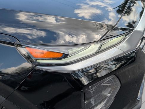 Used 2020 Hyundai Santa Fe SE image 10