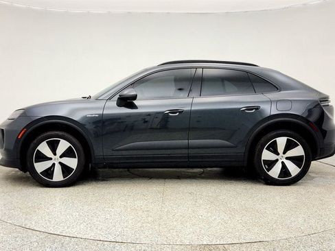 Used 2025 Porsche Macan 4 Electric AWD/4WD image 8