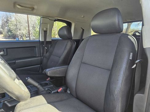 Used 2007 Toyota FJ Cruiser 4WD image 11