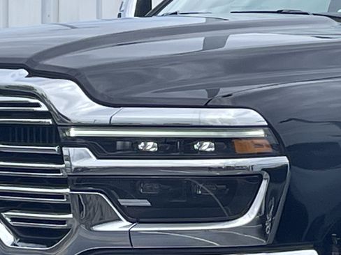 Used 2025 RAM 3500 Laramie AWD/4WD image 3