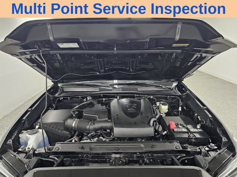 Used 2023 Toyota Tacoma TRD Sport AWD/4WD image 12