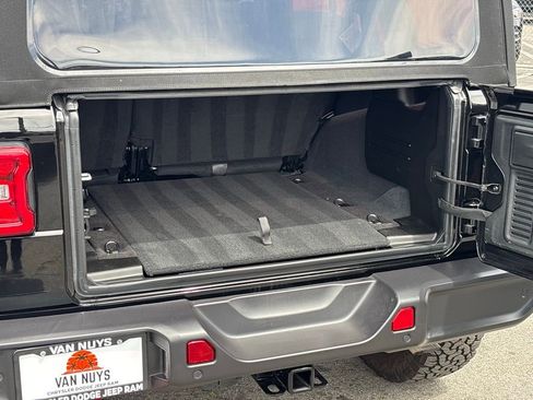 Used 2024 Jeep Wrangler Unlimited Rubicon w/ Safety Group image 25