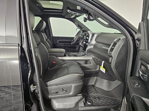 New 2026 RAM 3500 Laramie AWD/4WD image 38