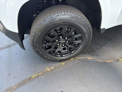 New 2026 Chevrolet Colorado W/T w/ WT Custom Package AWD/4WD image 14