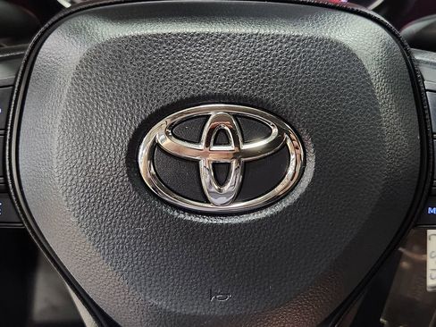 Used 2022 Toyota RAV4 LE AWD/4WD image 46