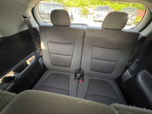 Used 2011 Kia Sorento LX image 16