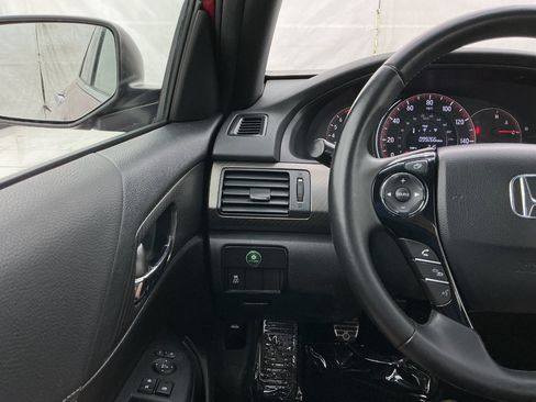 Used 2017 Honda Accord Sport image 32