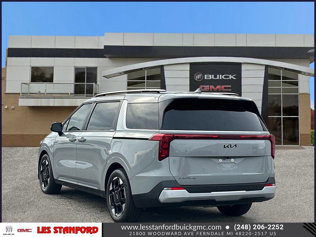 Used 2025 Kia Carnival EX FWD image 4