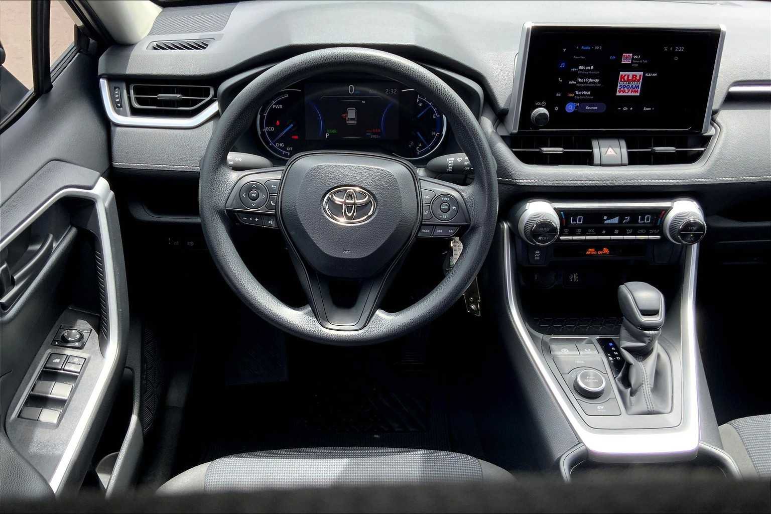 Used 2025 Toyota RAV4 LE AWD/4WD image 6