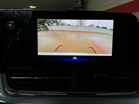 Used 2025 Chevrolet Trax LT image 31