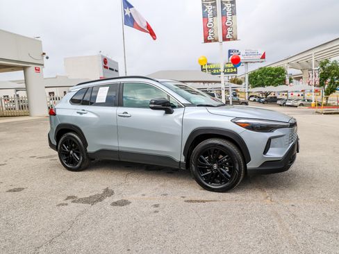 Used 2026 Toyota Corolla Cross XSE w/ Convenience Package image 6