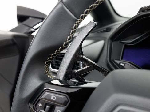 Used 2021 Lamborghini Huracan EVO RWD image 22