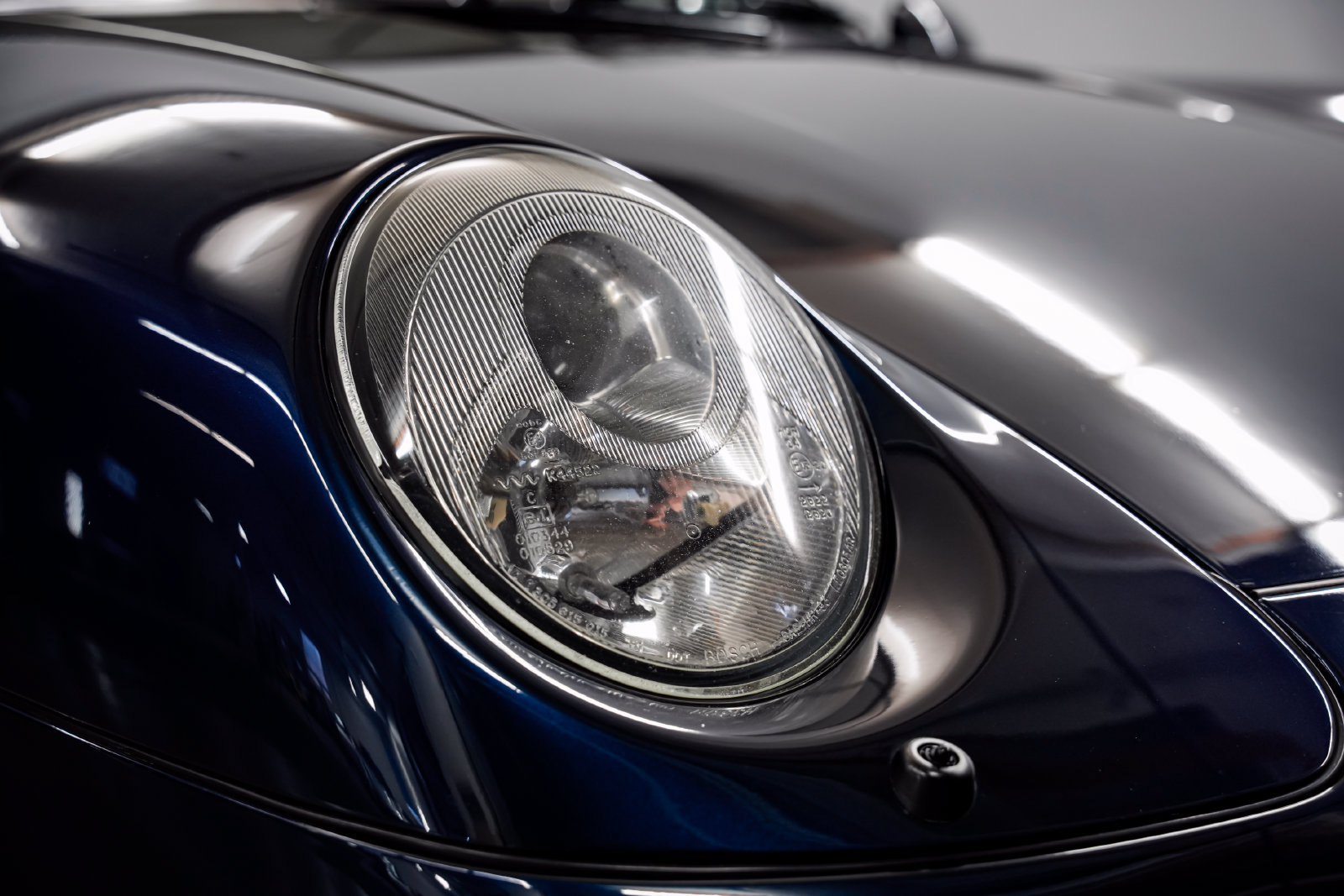 Used 1996 Porsche 911 Carrera 4S AWD/4WD image 39