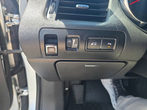 Used 2014 Chevrolet Impala LT w/ Convenience Package FWD image 17