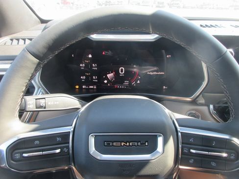 New 2026 GMC Canyon Denali image 18