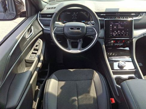 New 2025 Jeep Grand Cherokee L Altitude image 33