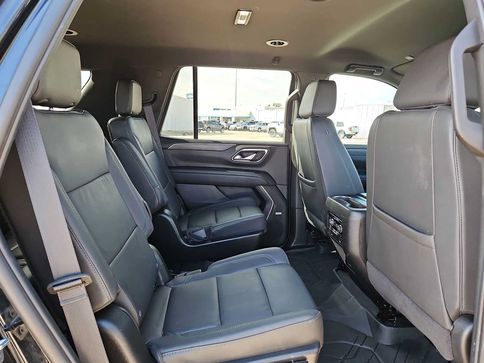 Used 2024 Chevrolet Tahoe LT w/ Luxury Package RWD image 17